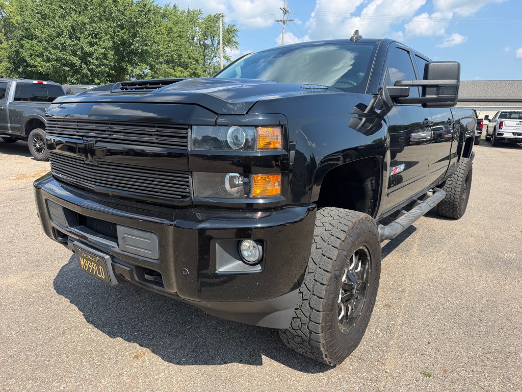 2018 Chevrolet Silverado 1500 Image 2