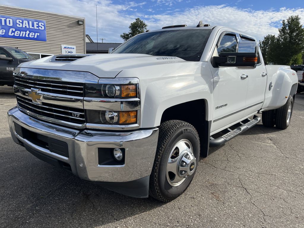 2018 Chevrolet Silverado 1500 Image 2