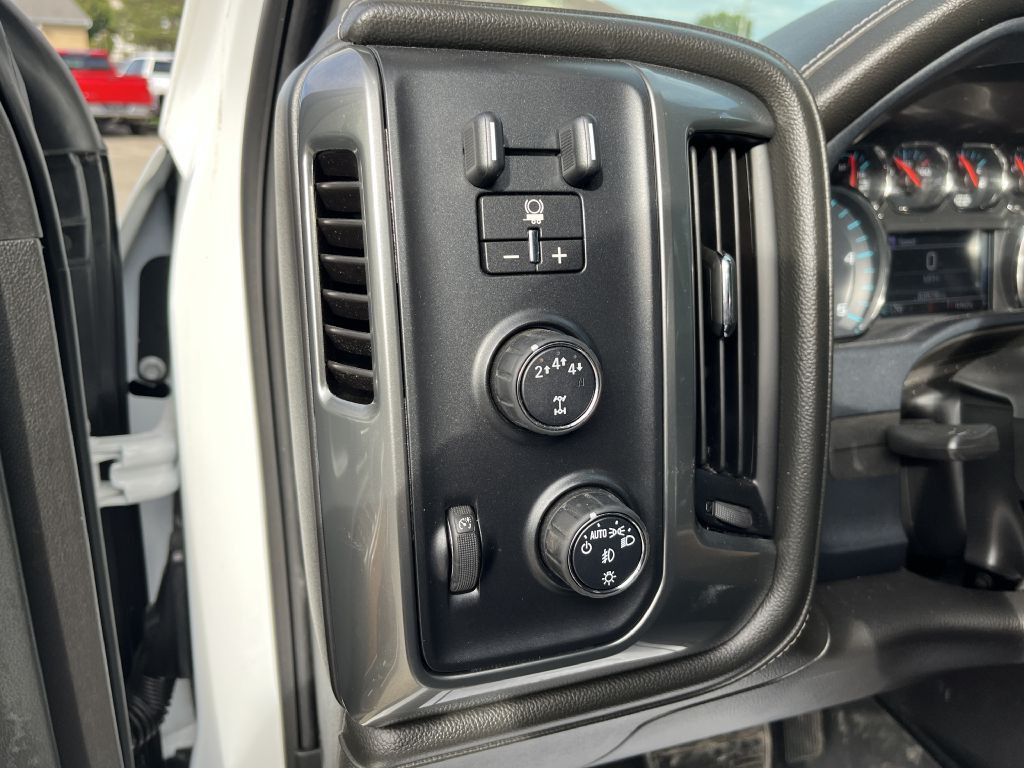 2018 Chevrolet Silverado 1500 Image 18