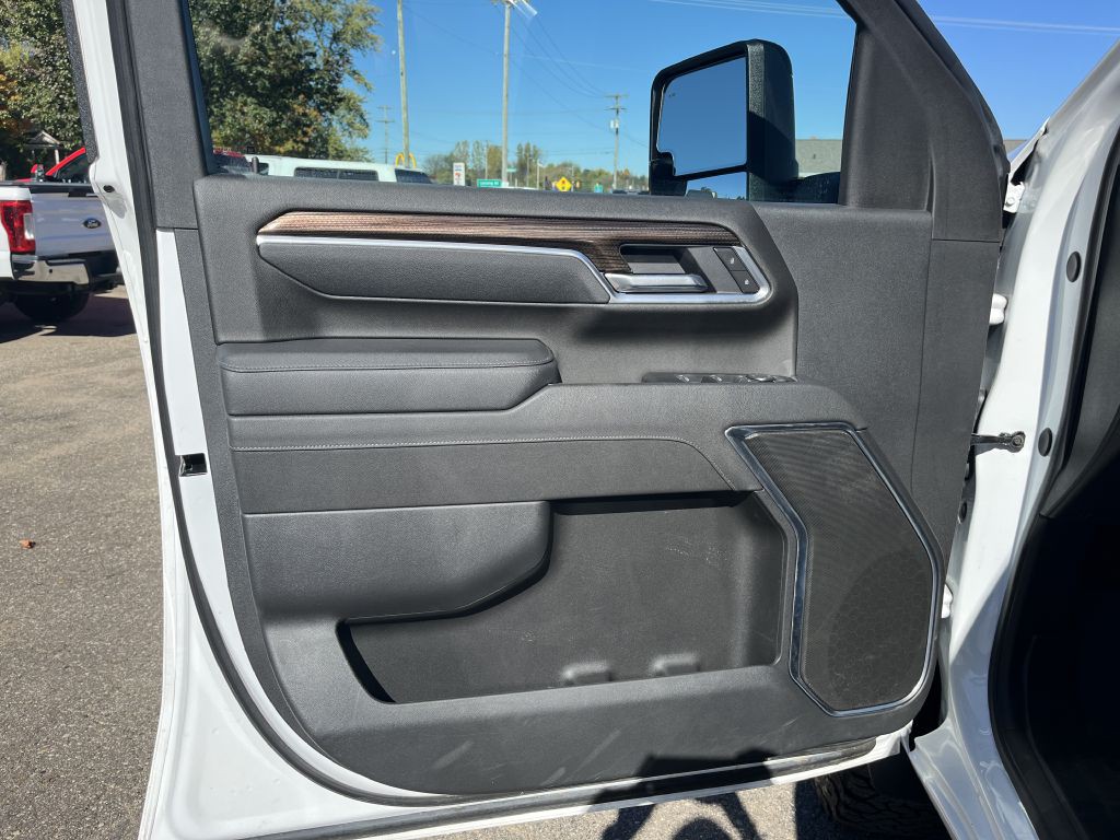 2025 Chevrolet Silverado 1500 Image 18