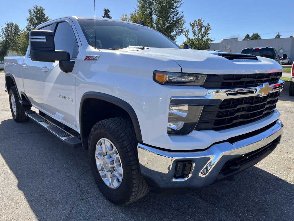2024 Chevrolet Silverado 1500 Image 2