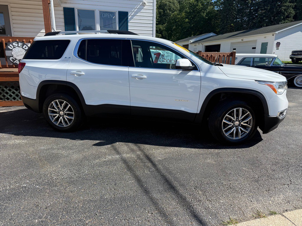 2018 GMC Acadia Image 2