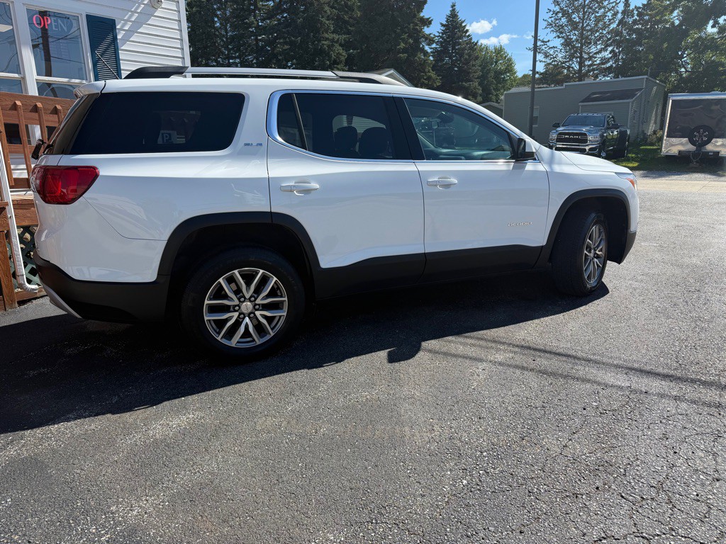 2018 GMC Acadia Image 3