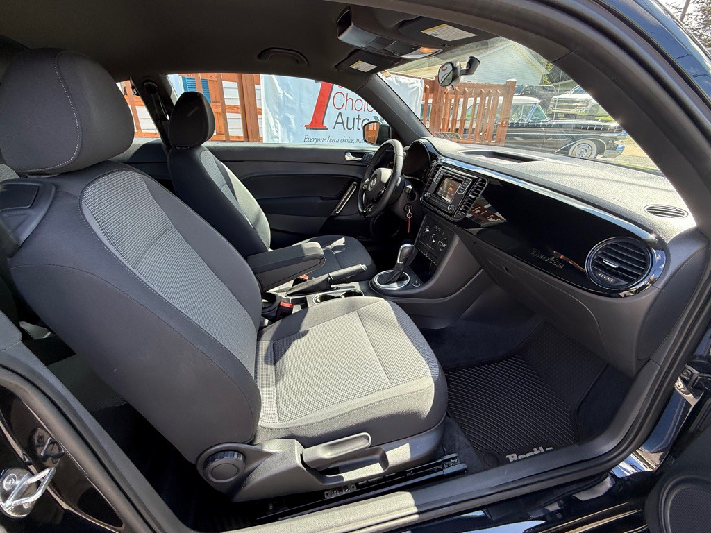 2018 Volkswagen Beetle Image 8