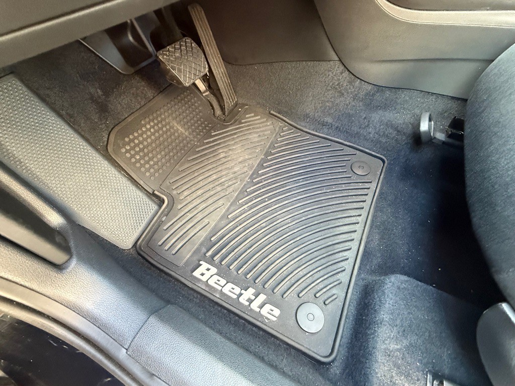 2018 Volkswagen Beetle Image 10
