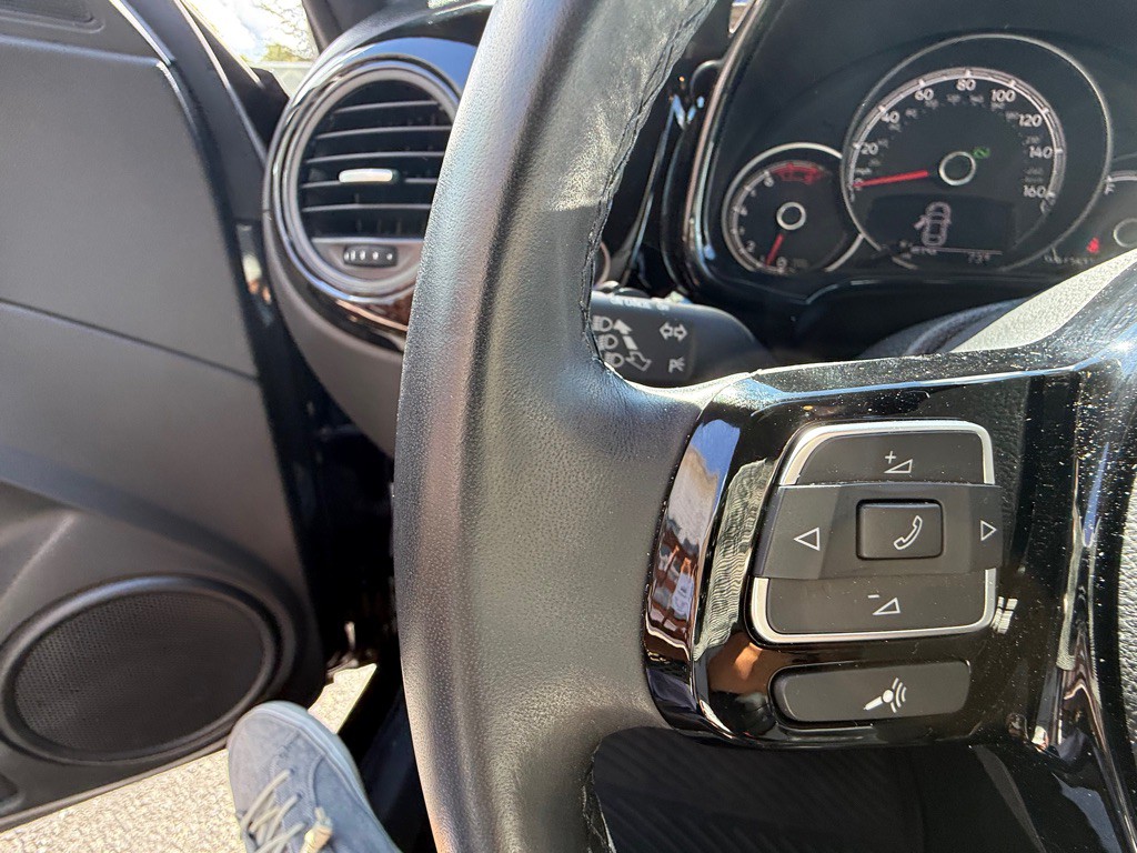 2018 Volkswagen Beetle Image 15