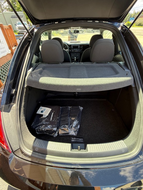 2018 Volkswagen Beetle Image 19