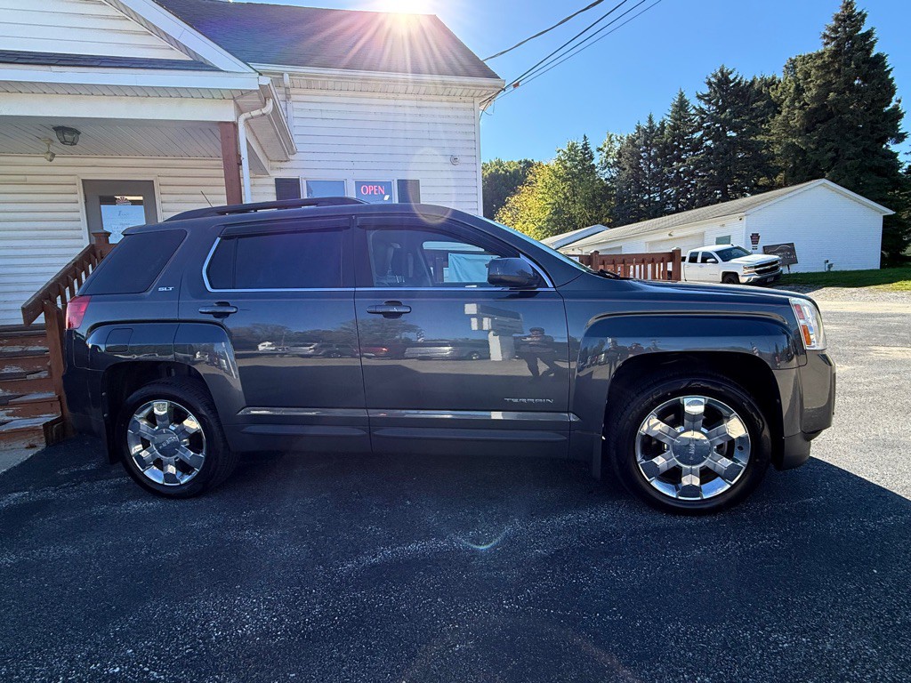 2010 GMC Terrain Image 2