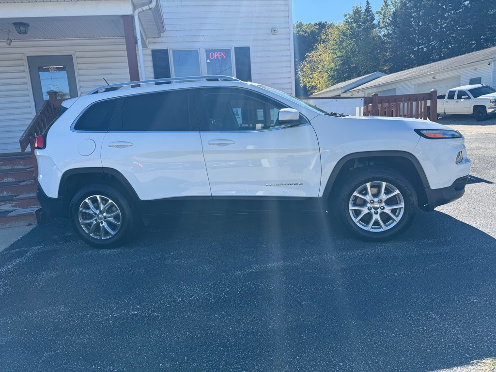 2016 Jeep Cherokee Image 2