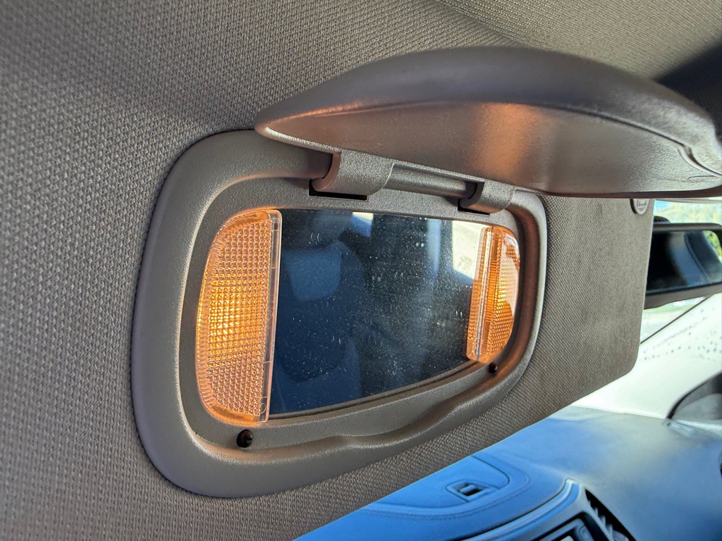 2016 Jeep Cherokee Image 19