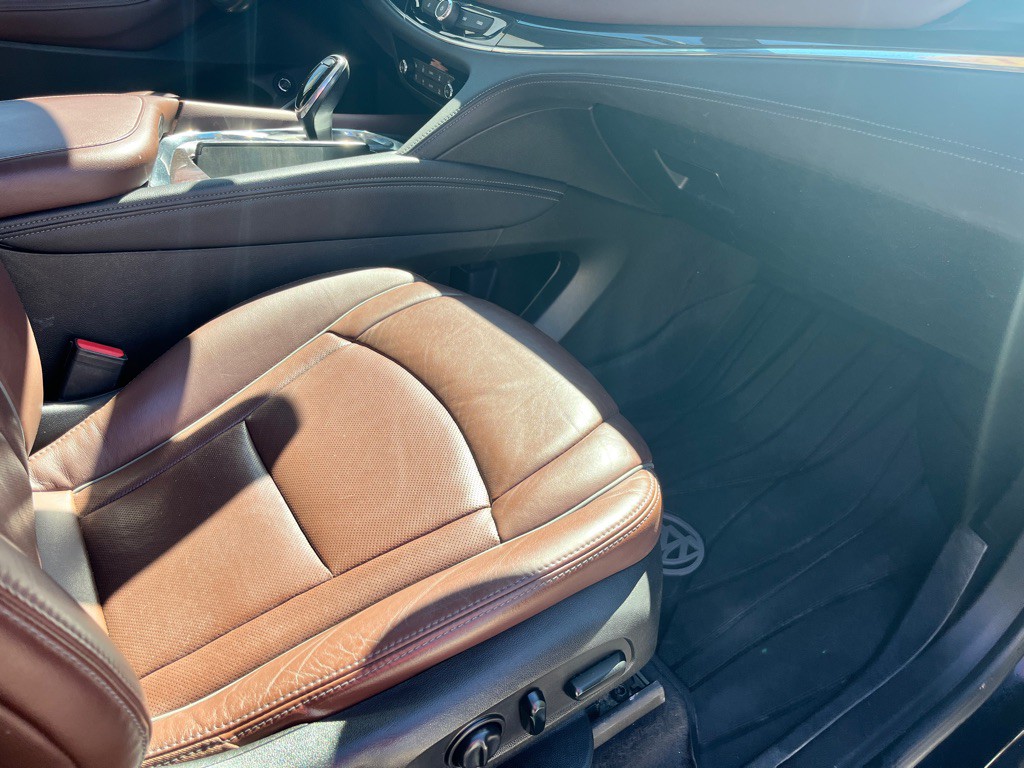 2018 Buick Enclave Image 3