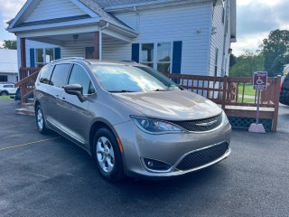 Image for 2017 Chrysler Pacifica Touring-l Plus ID: 7631846