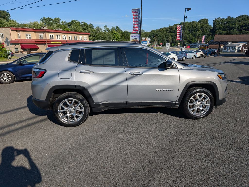 2023 Jeep Compass Image 2