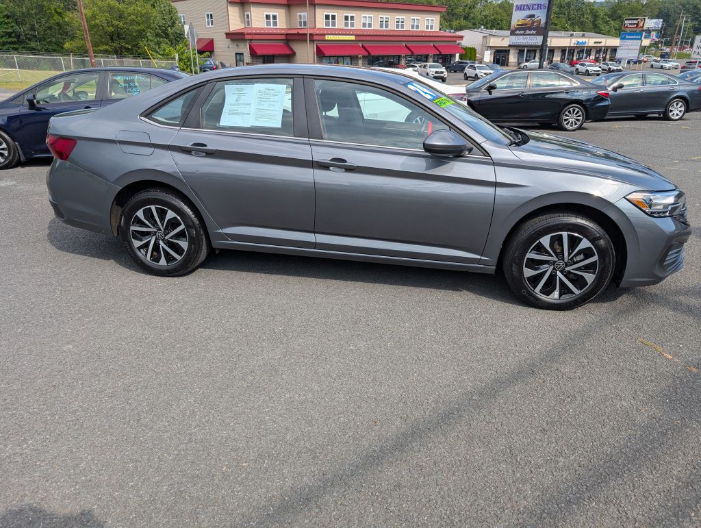 2024 Volkswagen Jetta Image 2