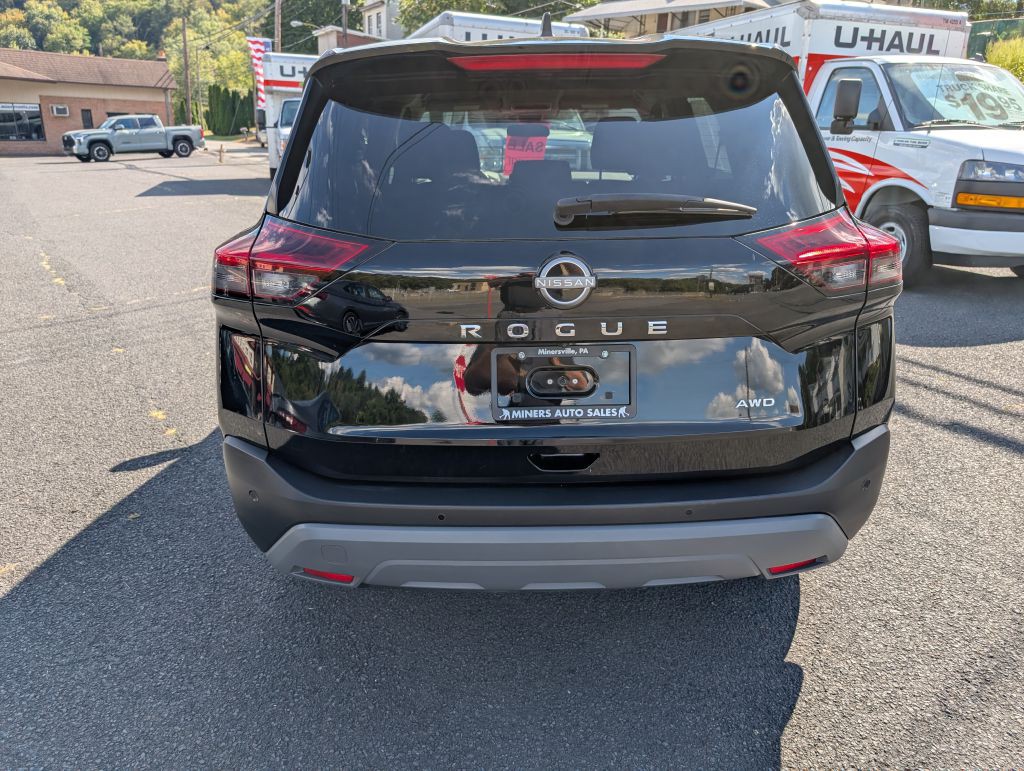 2023 Nissan Rogue Image 3