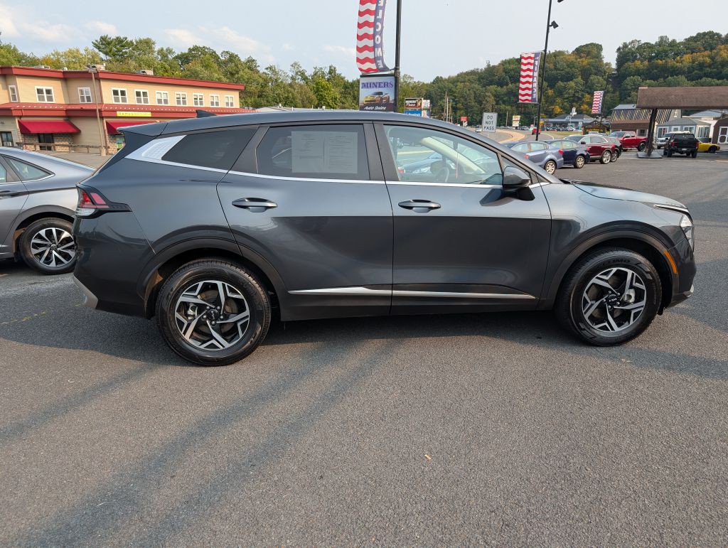 2023 Kia Sportage Image 2