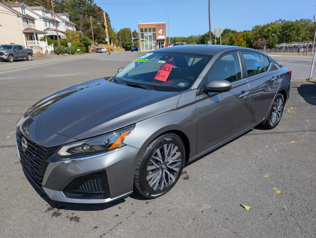 2023 Nissan Altima Image 1