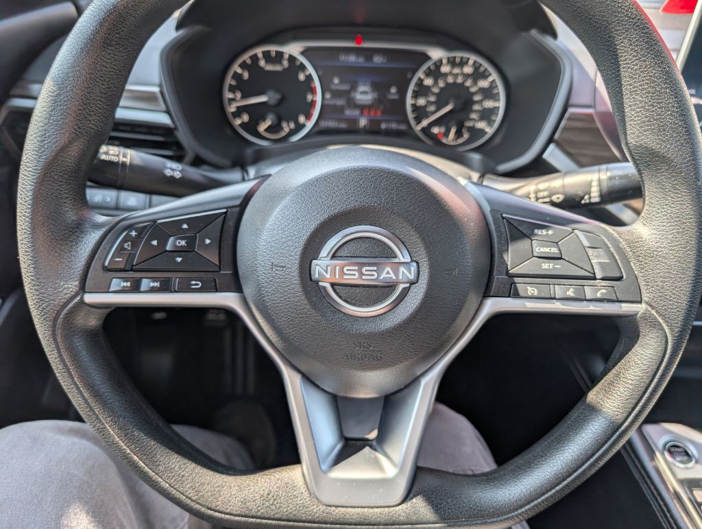 2023 Nissan Altima Image 8