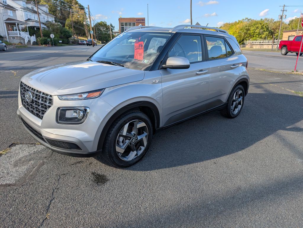2025 Hyundai Venue Image 1