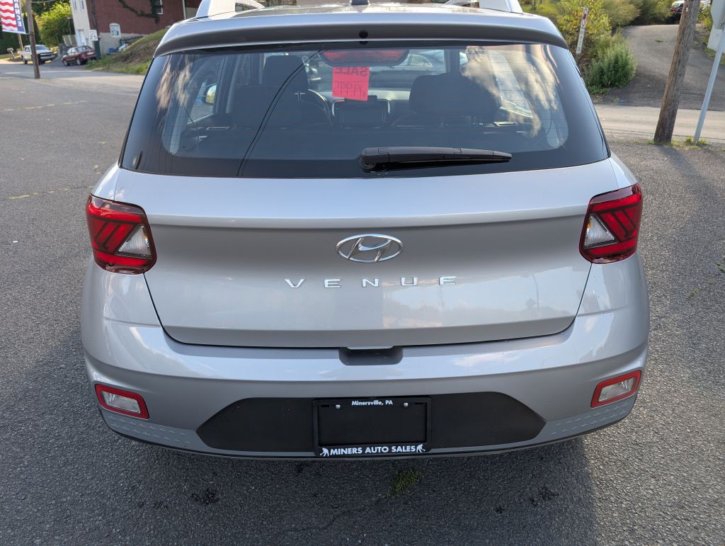 2025 Hyundai Venue Image 3