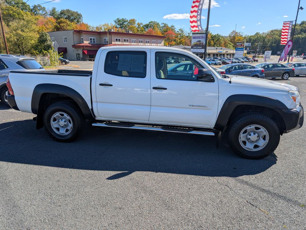 2014 Toyota Tacoma Image 2