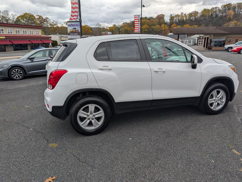 2022 Chevrolet Trax Image 2