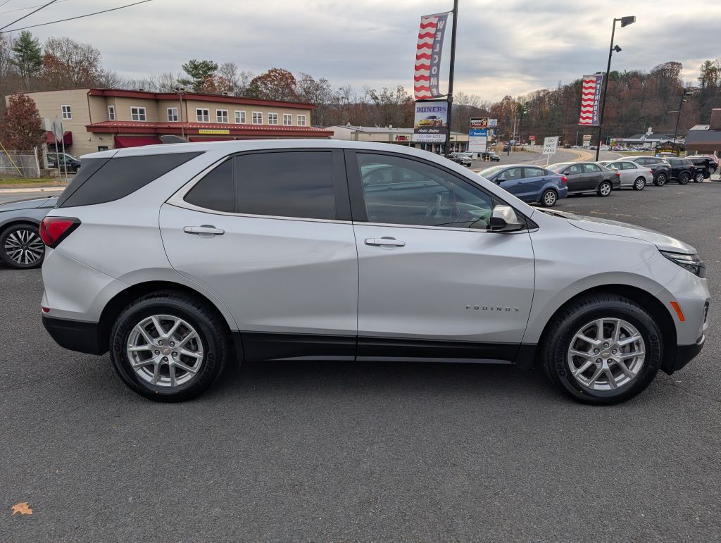 2022 Chevrolet Equinox Image 2