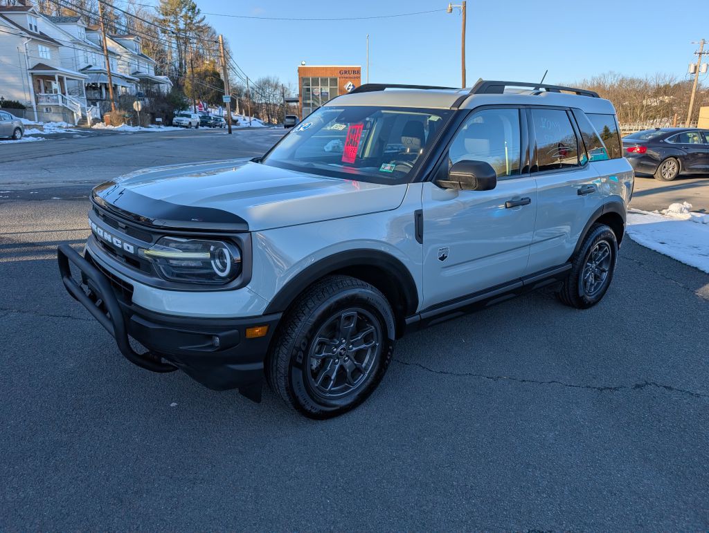 2023 Ford Bronco Image 1