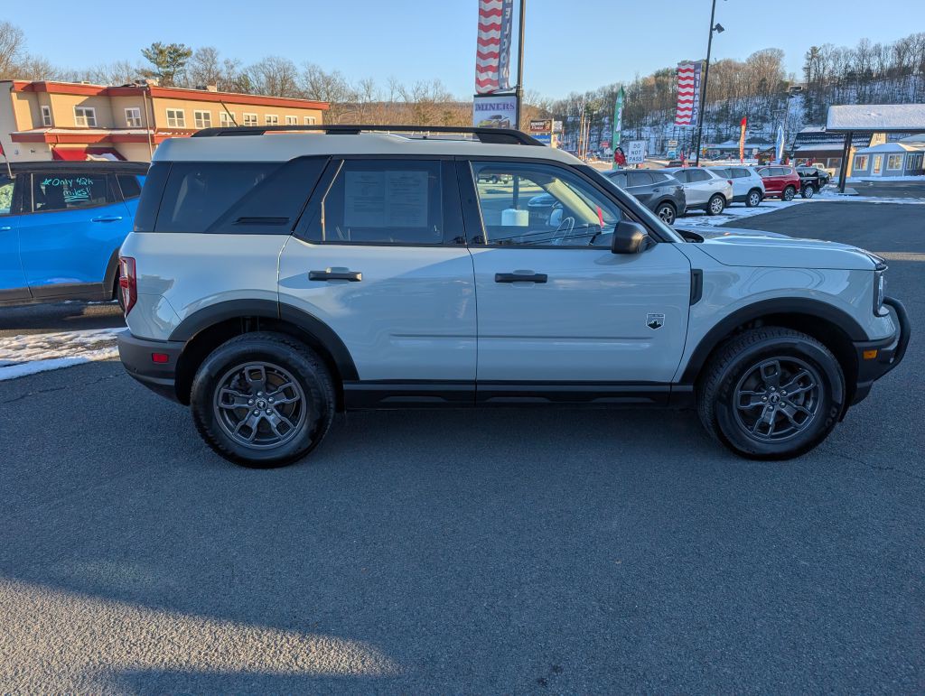 2023 Ford Bronco Image 2