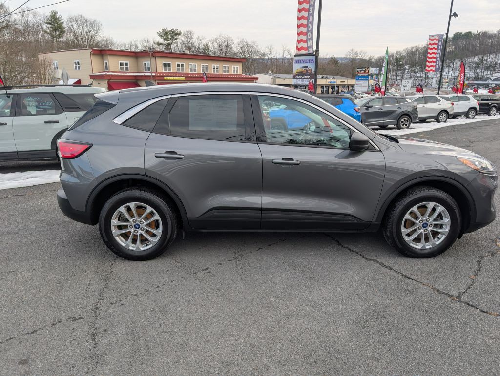 2022 Ford Escape Image 2