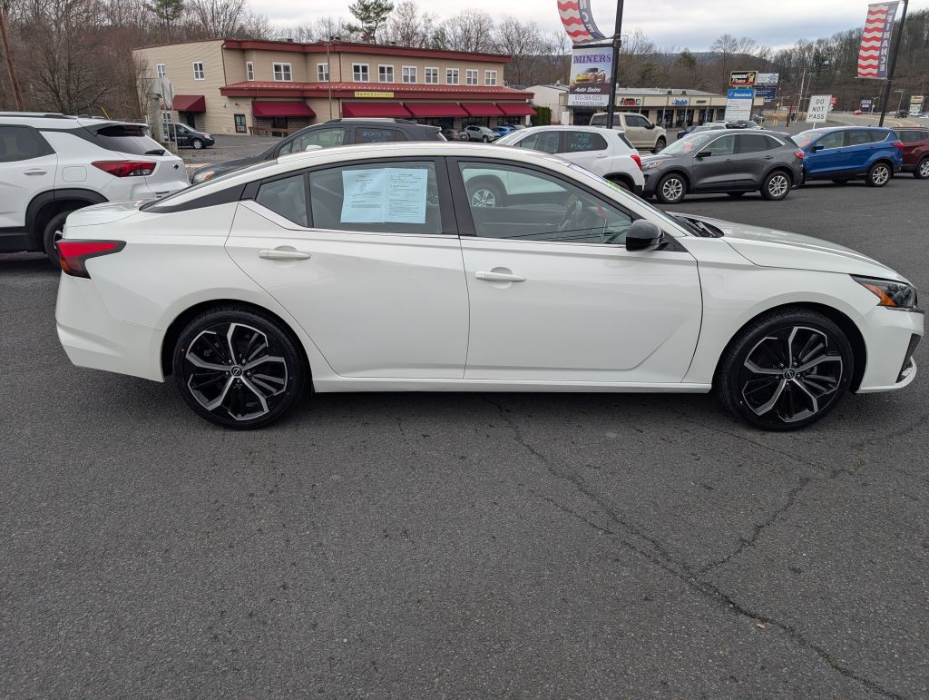 2024 Nissan Altima Image 2