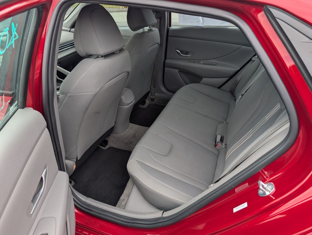 2023 Hyundai Elantra Image 4