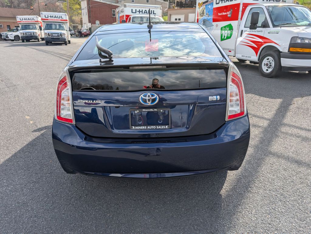 2013 Toyota Prius Image 3