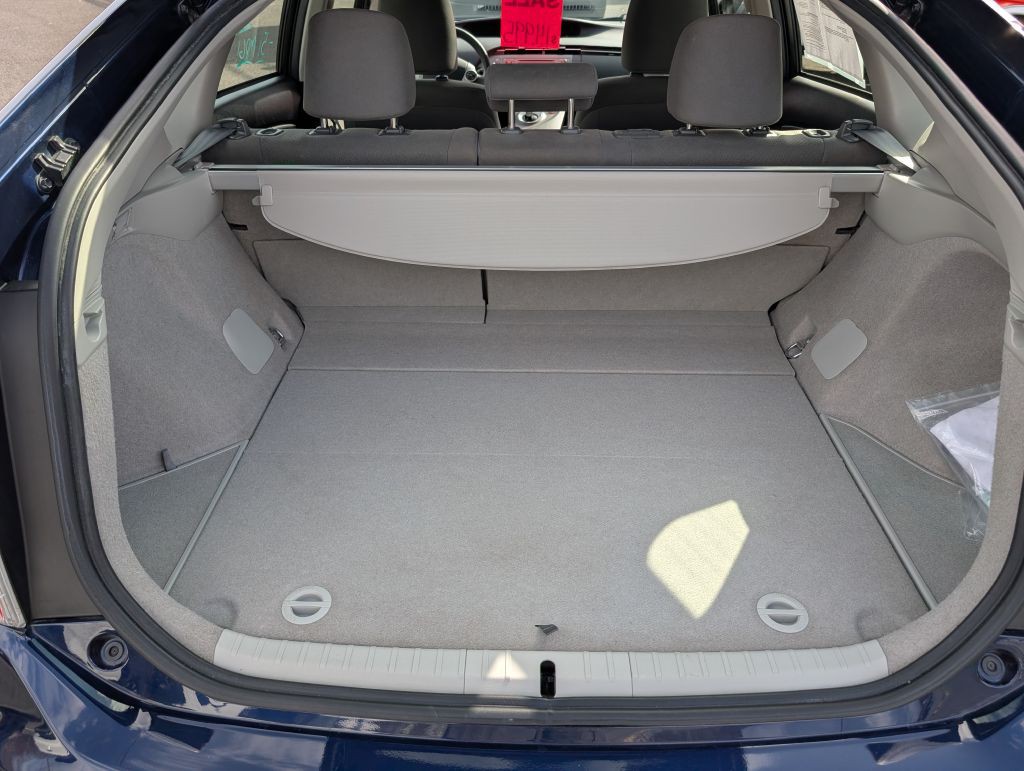2013 Toyota Prius Image 4