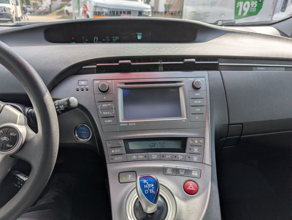 2013 Toyota Prius Image 7