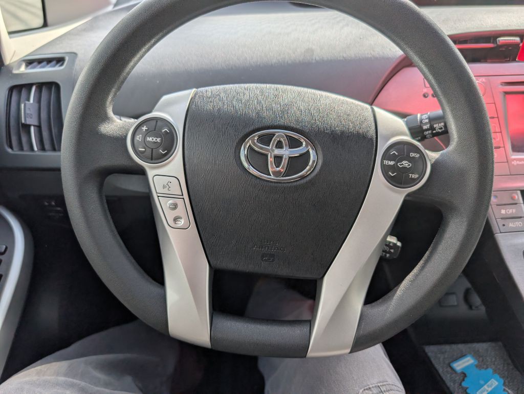 2013 Toyota Prius Image 8