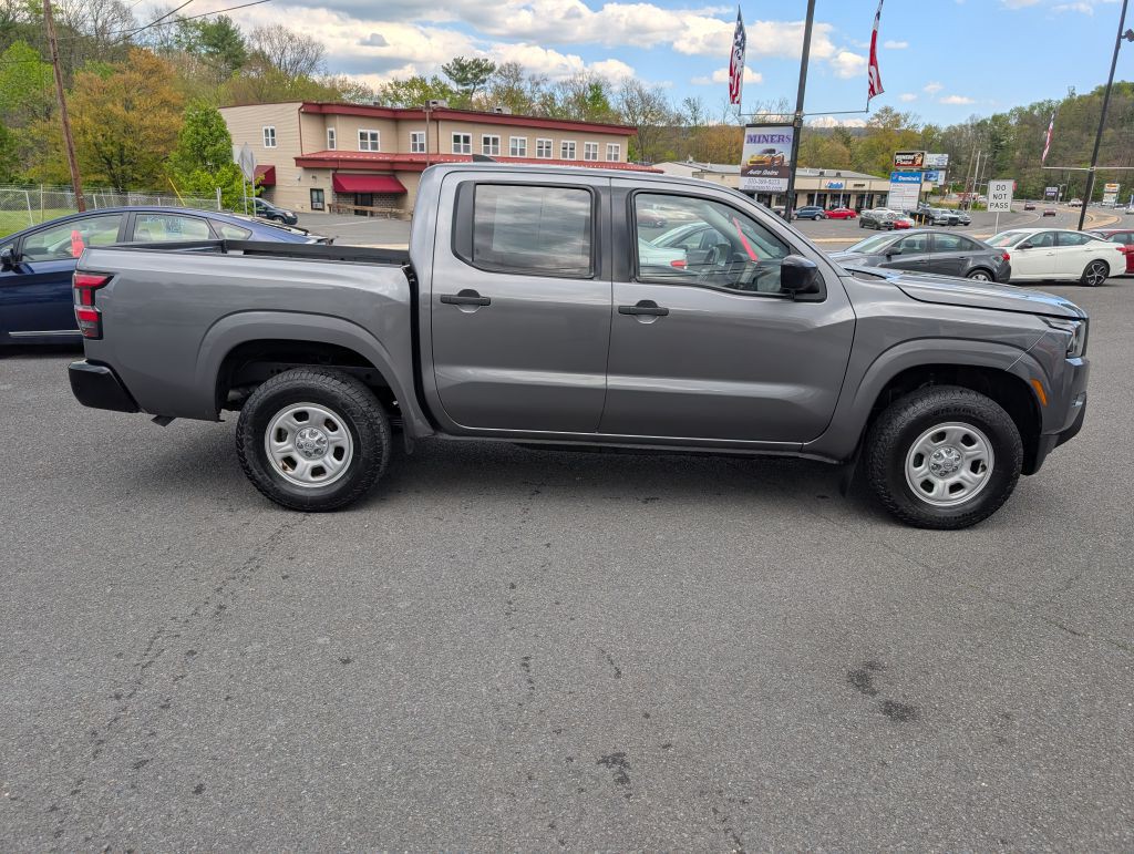 2022 Nissan Frontier Image 2