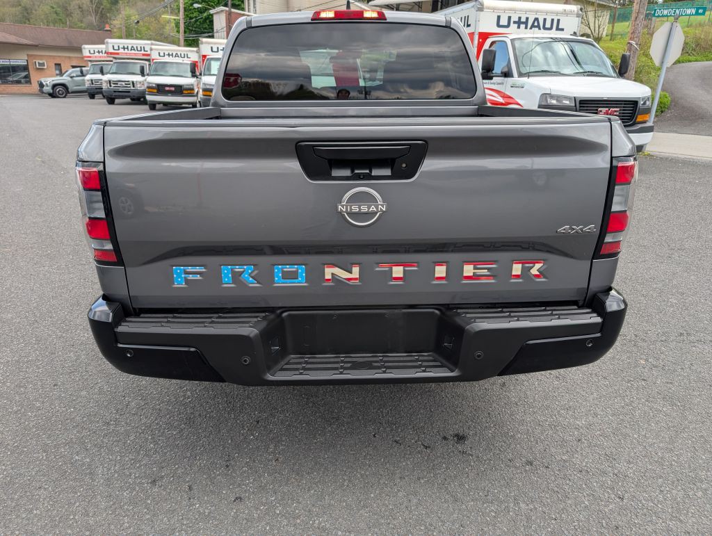 2022 Nissan Frontier Image 3