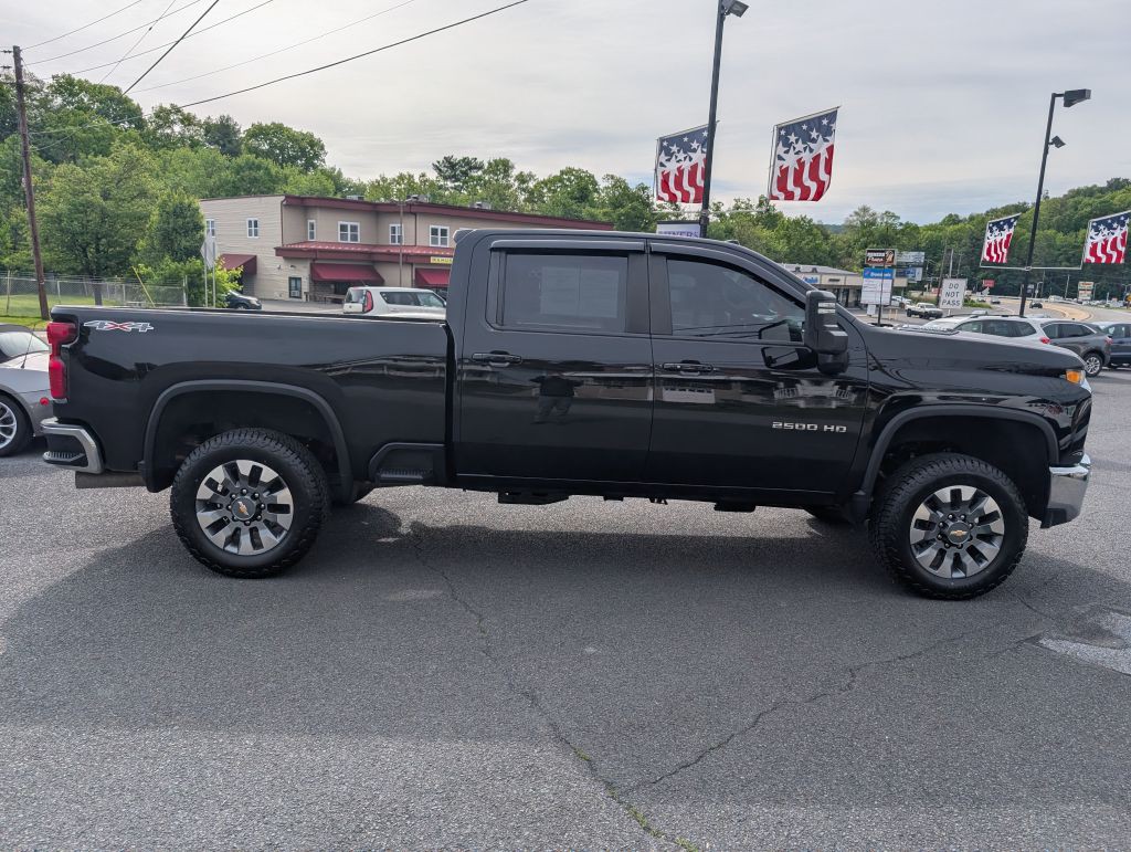 2023 Chevrolet Silverado 1500 Image 2