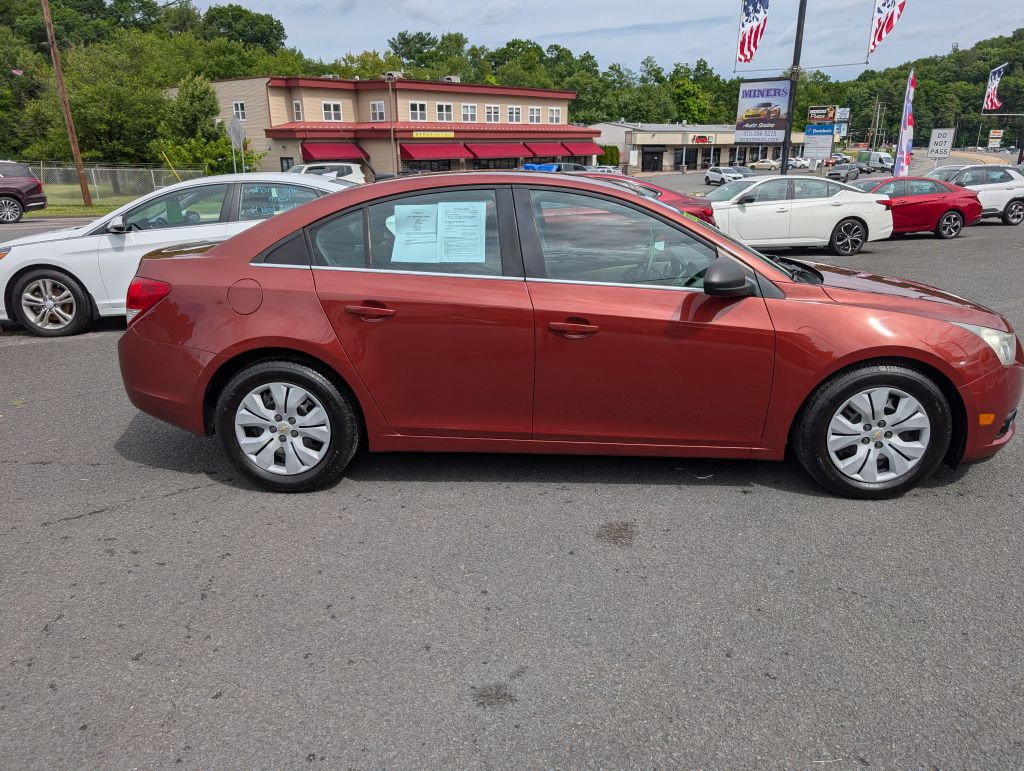 2012 Chevrolet Cruze Image 2