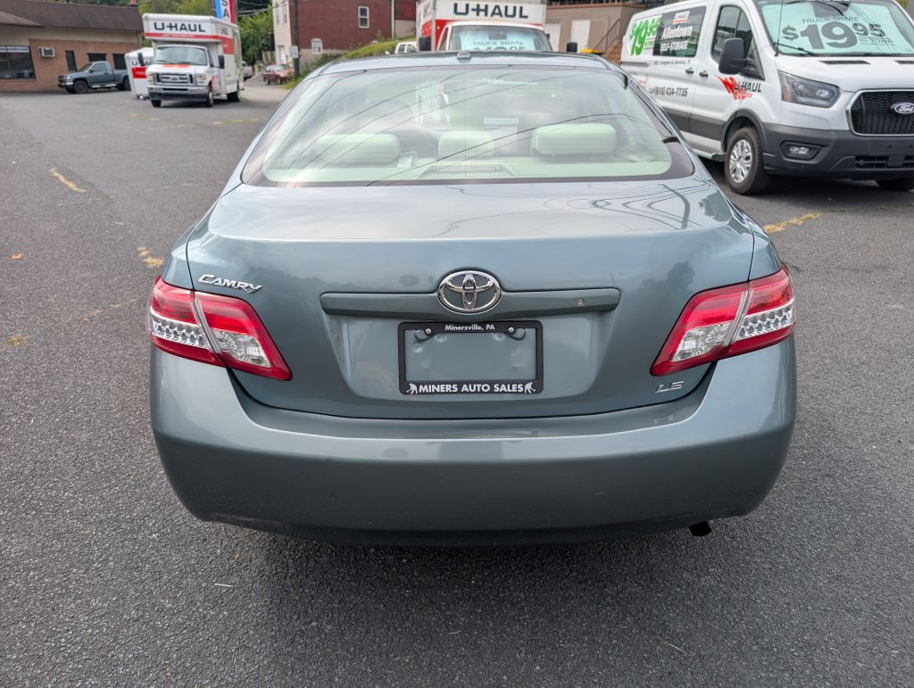 2010 Toyota Camry Image 3