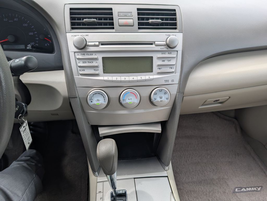 2010 Toyota Camry Image 7