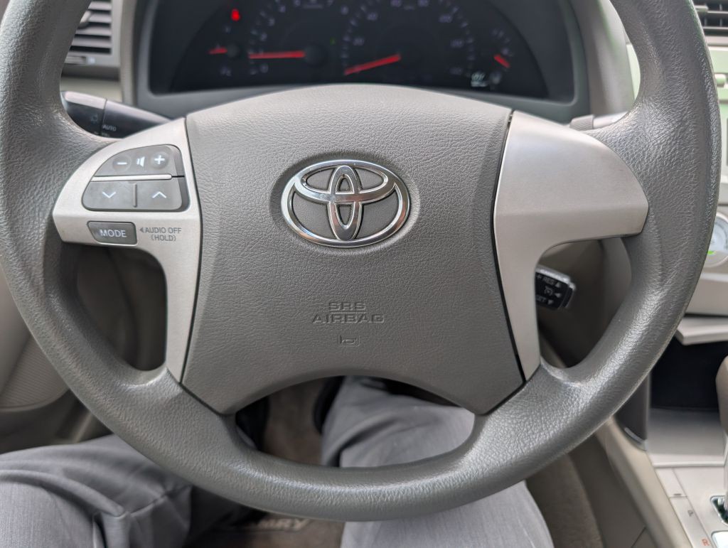 2010 Toyota Camry Image 9