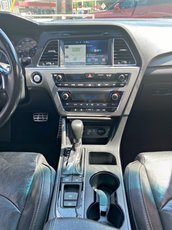2015 Hyundai Sonata Image 17