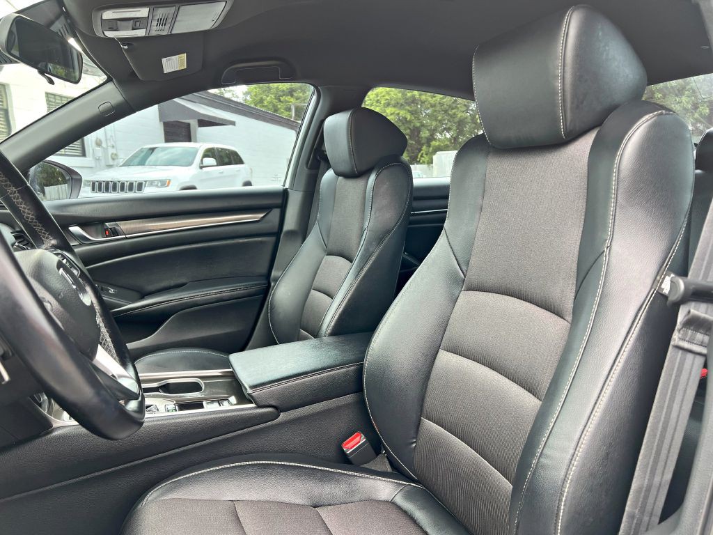 2018 Honda Accord Image 9