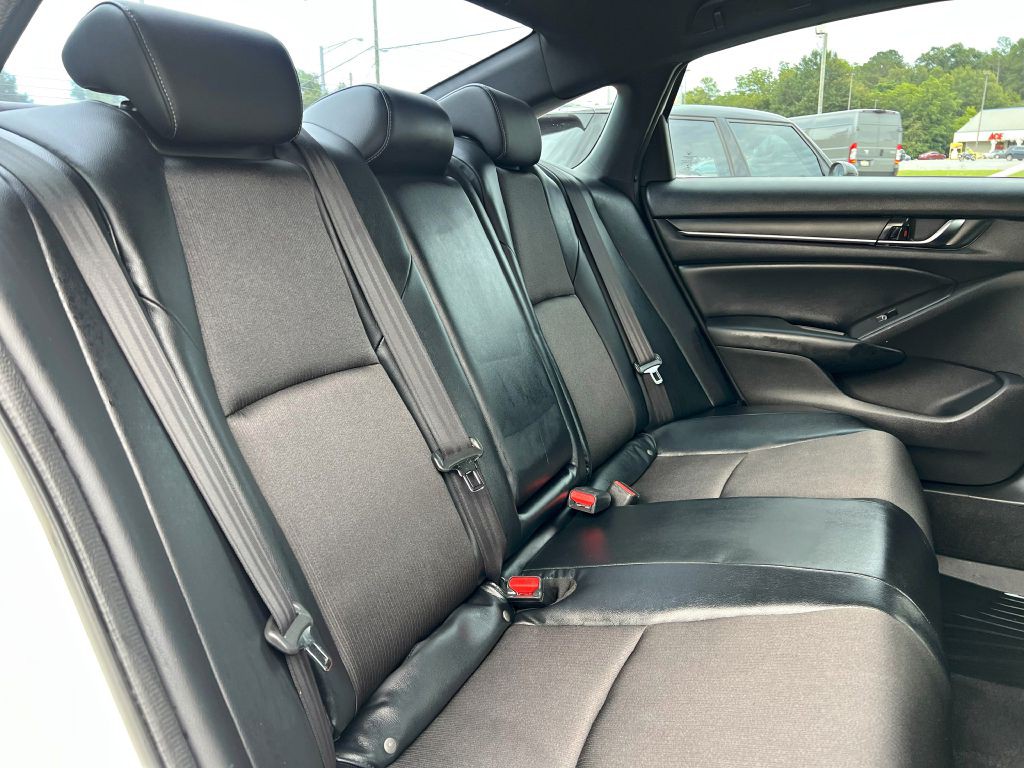 2018 Honda Accord Image 13