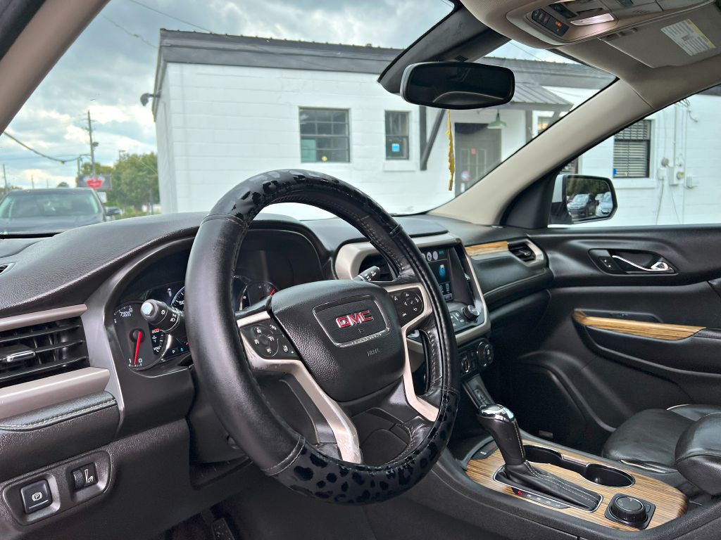 2017 GMC Acadia Image 8