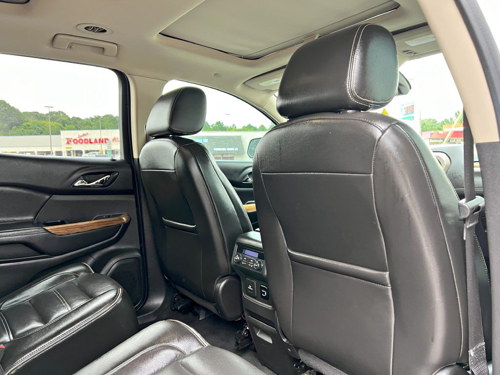 2017 GMC Acadia Image 12