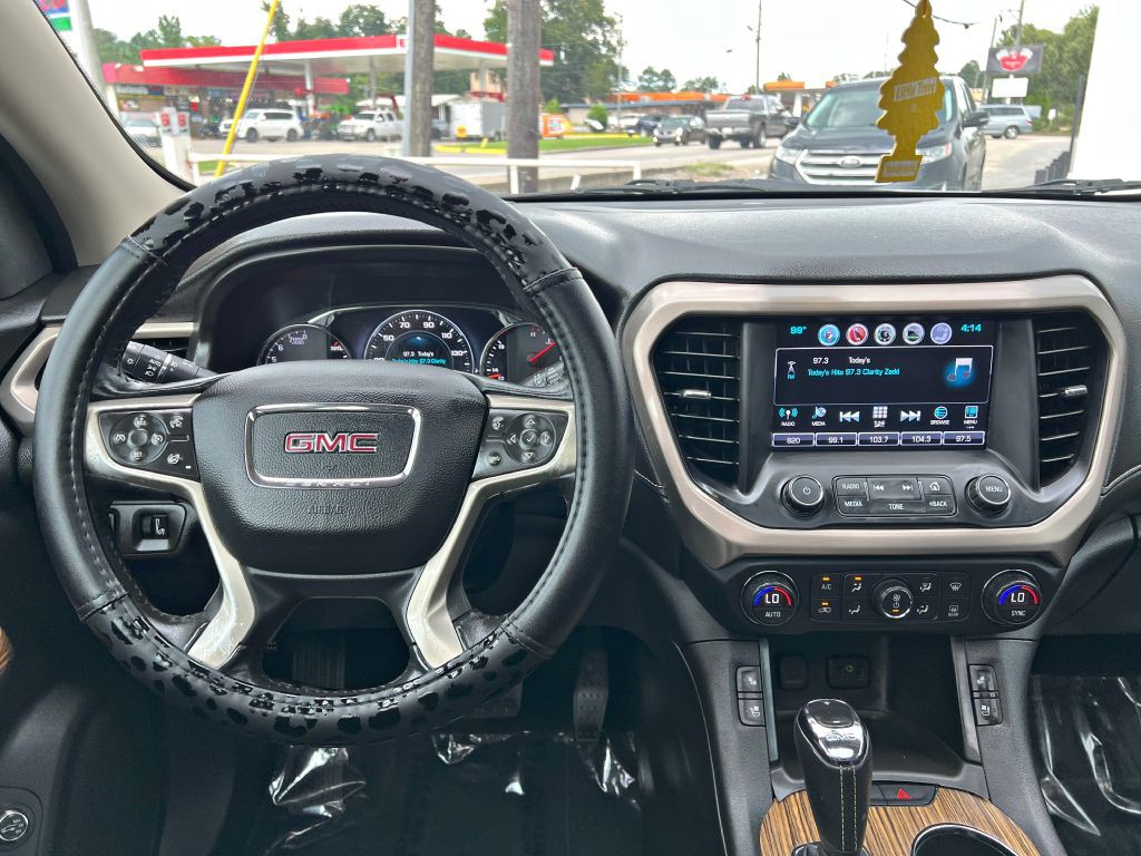 2017 GMC Acadia Image 18