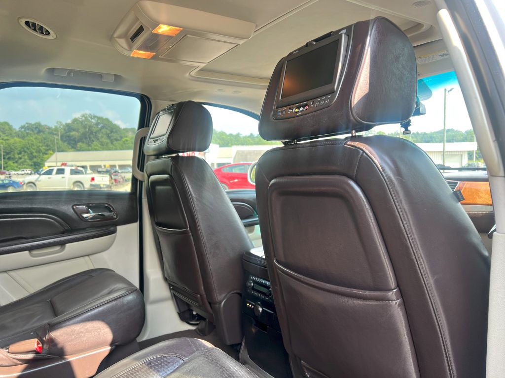2012 Cadillac Escalade Image 12
